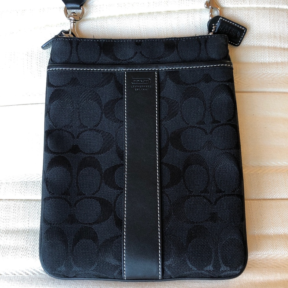 Sale😊Coach Messenger Signature Print Crossbody - Picture 1 of 6